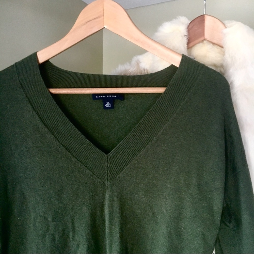 Banana republic olive green silk cashmere sweater